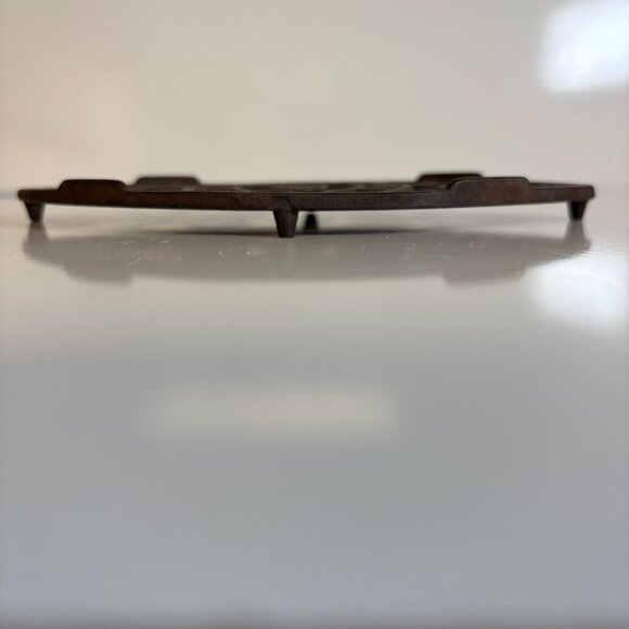 Simmons Special Cast Iron Trivet Footed Ornate Design Vintage - Picture 3 of 4